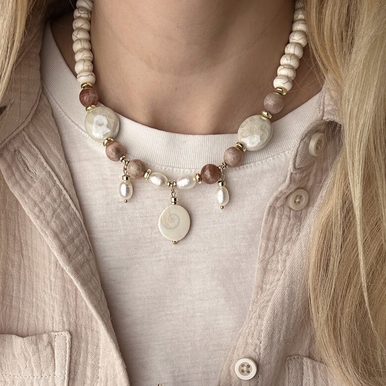 Kaklo papuošalas: Vasaros kopos