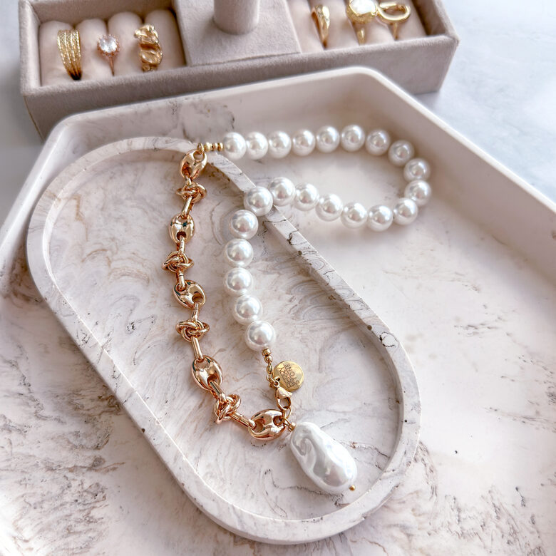 Kaklo papuošalas: Pearl Chain
