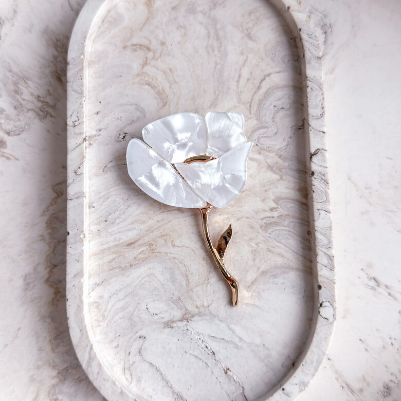 Segė: Peony White