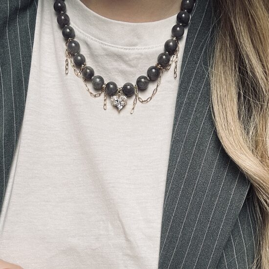 Kaklo papuošalas: Grey Heart