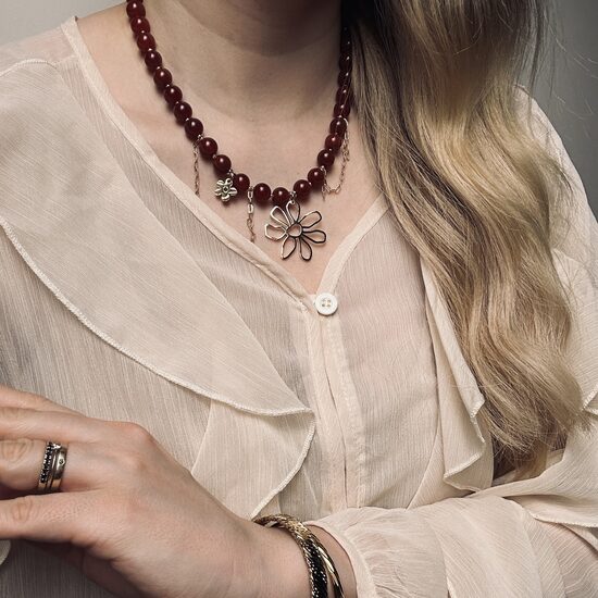 Kaklo papuošalas: Flowers