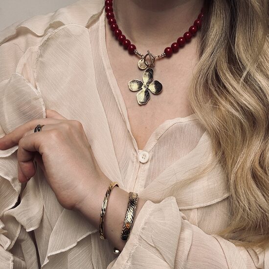 Kaklo papuošalas: Red Flower