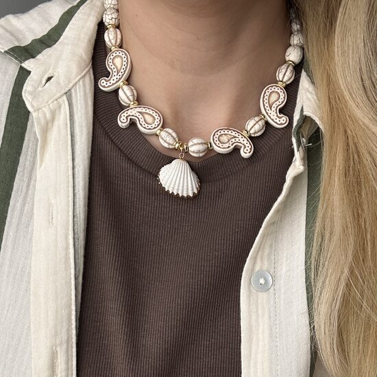 Kaklo papuošalas: White Seashell