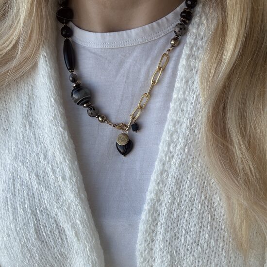 Įvairių akmenėlių kaklo papuošalas: Black Chain