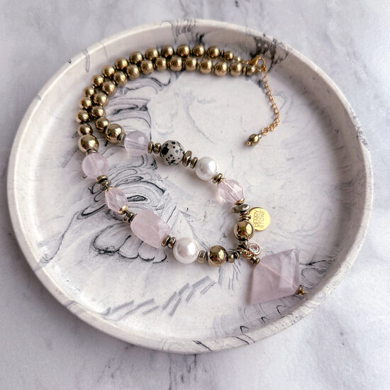 Kaklo papuošalas: Rose