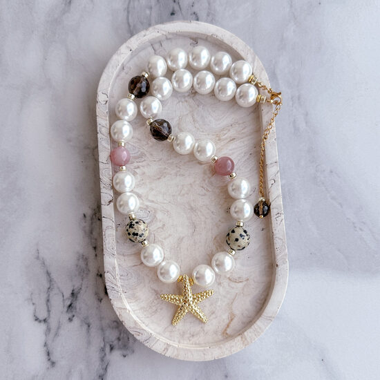 Kaklo papuošalas: Jūros žaismas